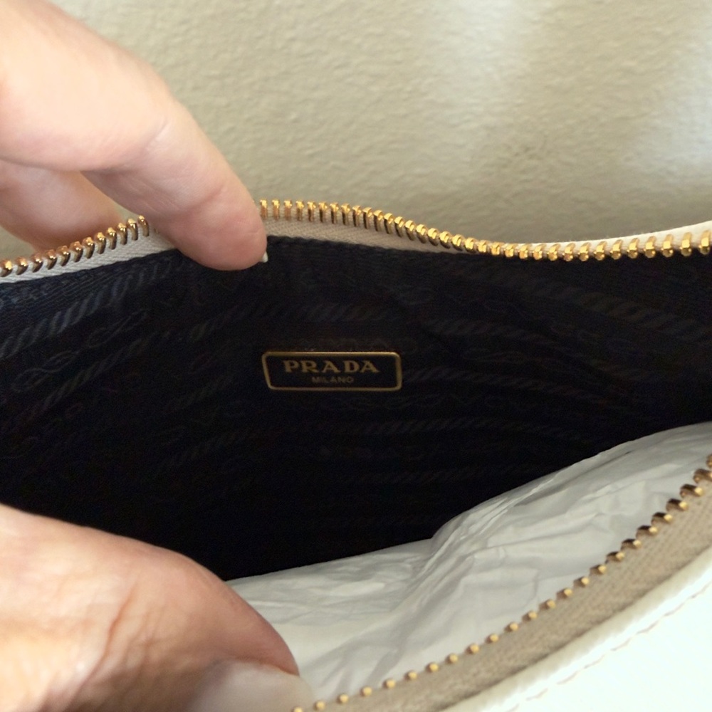 Prada Re-Edition 2005 Saffiano Leather Bag with Gold Hardware and Chain. - Picture 6 of 15